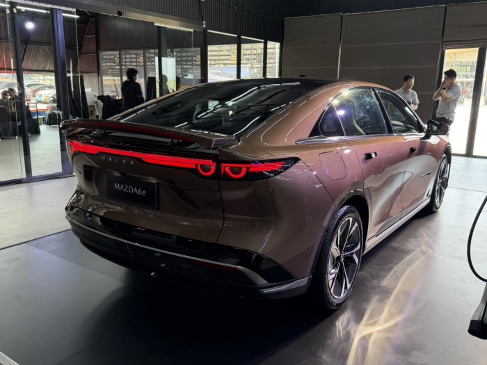 mazda-6e-2