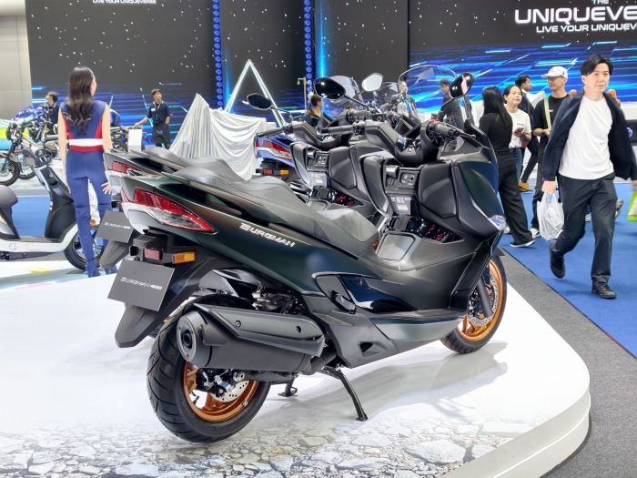 Suzuki-Burgman-400-10