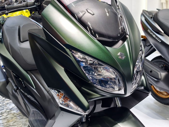 Suzuki-Burgman-400-8