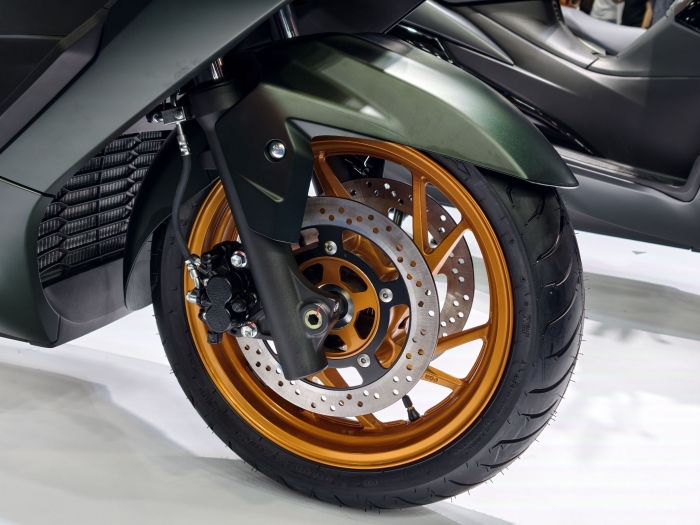 Suzuki-Burgman-400-9