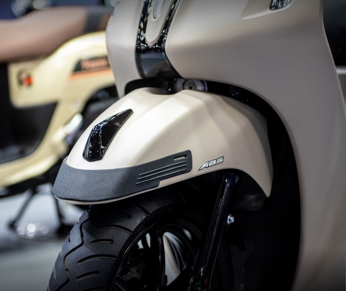 Yamaha-Grand-Filano-Hybrid-Special-Edition-Outdoor-Fashion-2