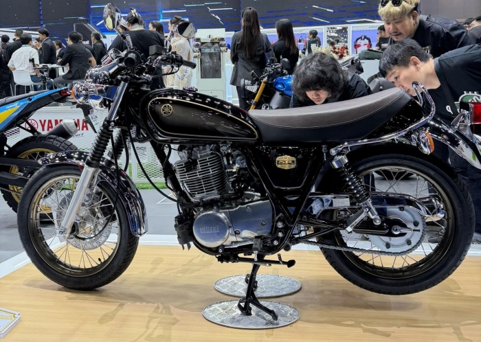 Yamaha-SR400