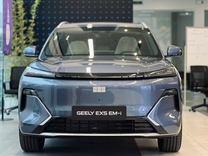 Geely-EX5-EM-i-9