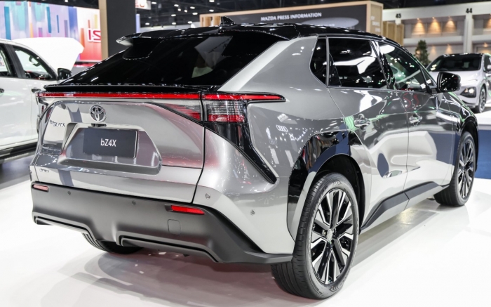 Toyota-bZ4X-2026-2