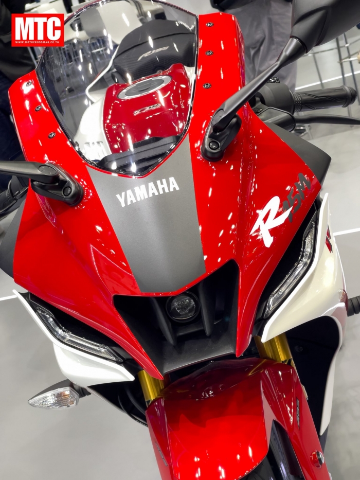Yamaha-R15M-1