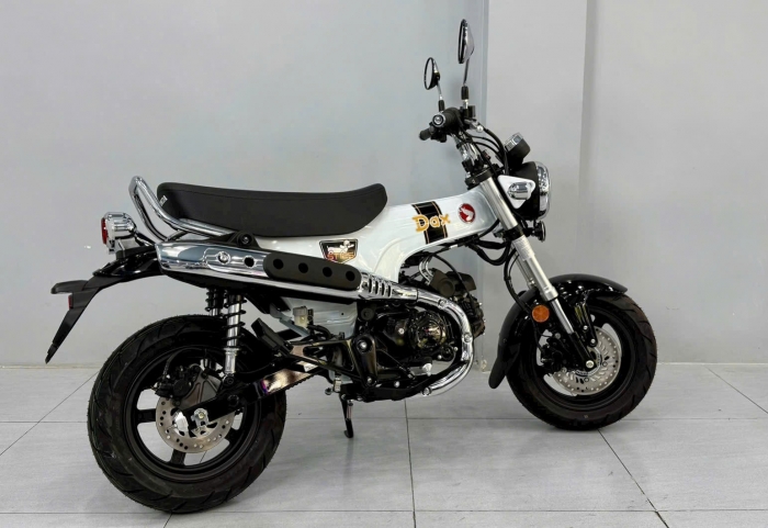 Honda-DAX-1