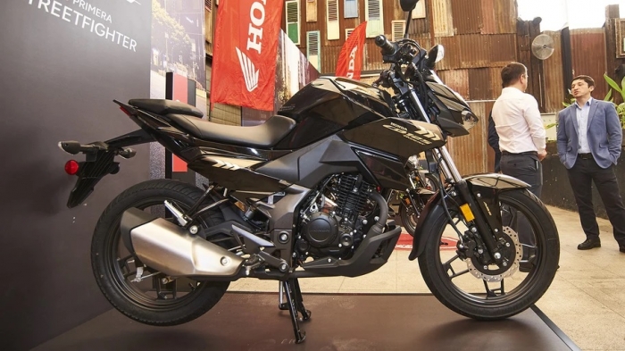 Honda-CB125-Hornet (7)