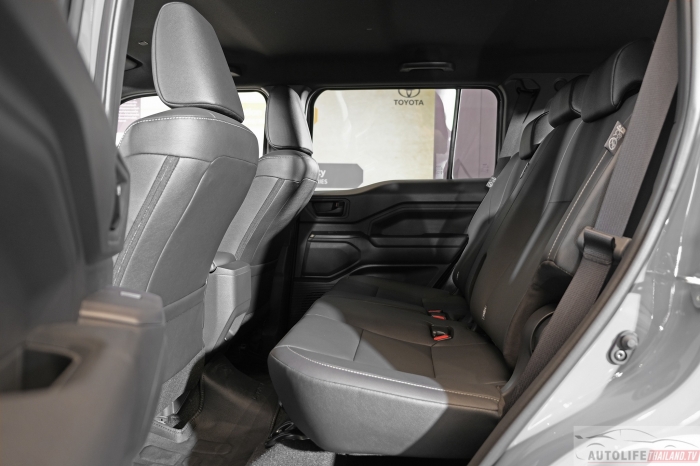 Toyota-Land-Cruiser-FJ-4