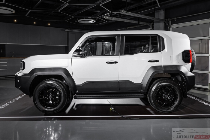 Toyota-Land-Cruiser-FJ-8