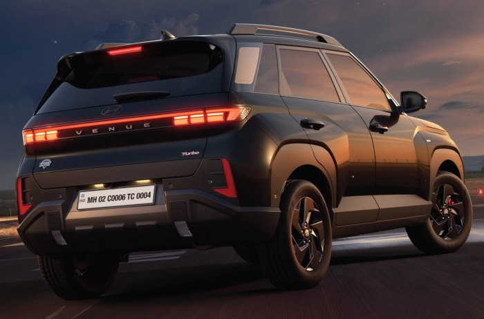 Hyundai-Venue-Knight-Edition-1