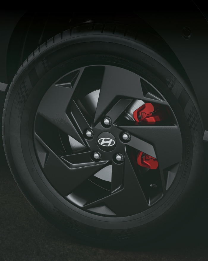 Hyundai-Venue-Knight-Edition-3