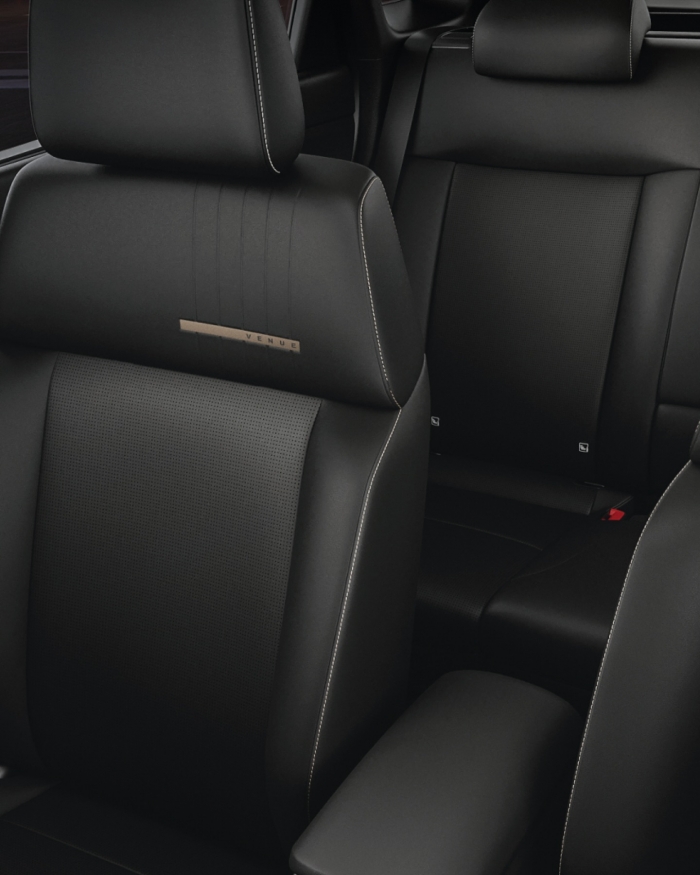 Hyundai-Venue-Knight-Edition-6