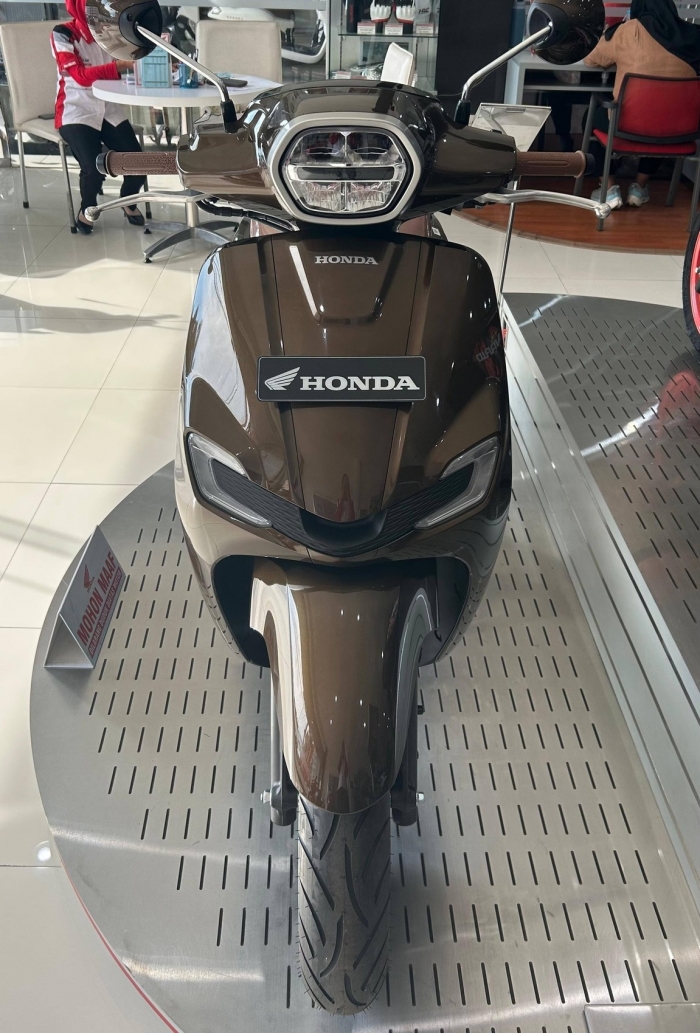 Honda-Stylo-160-1