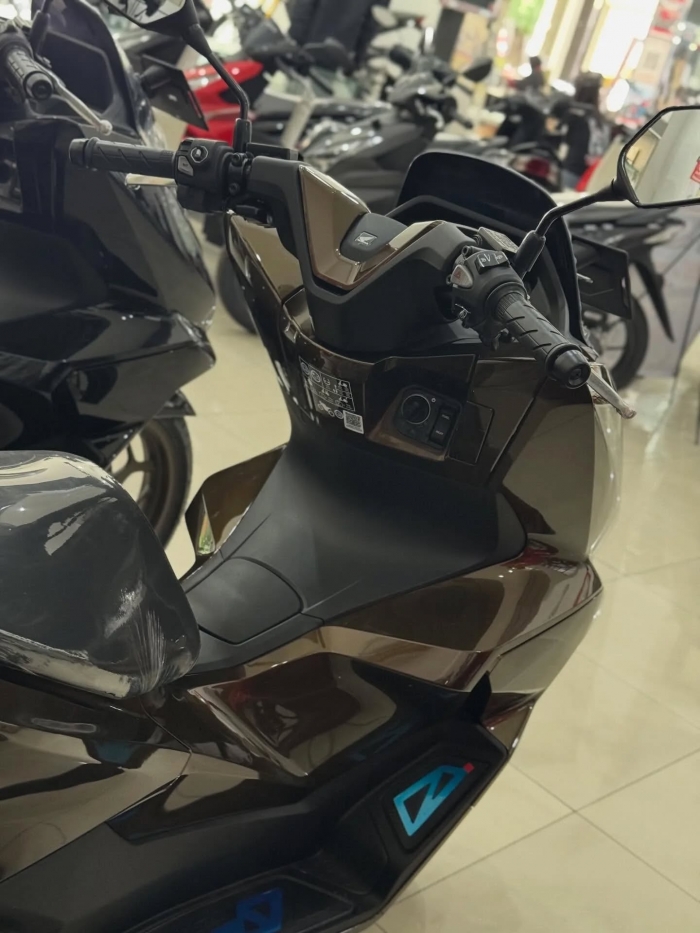 Honda-PCX-160-2026-17