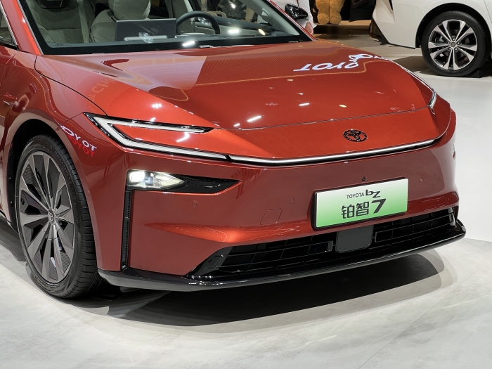 toyota-bz7-1