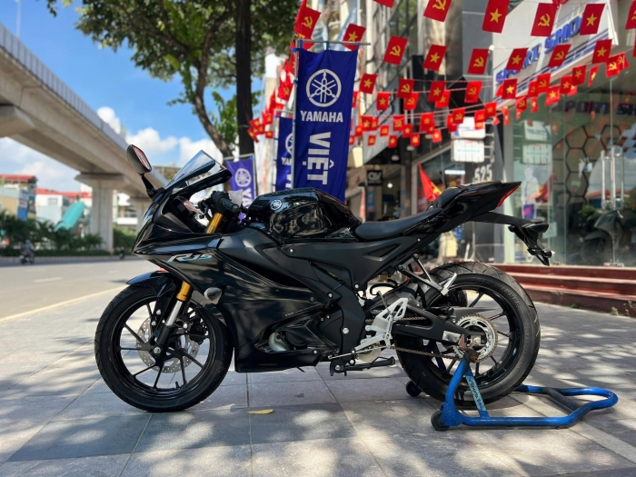 yamaha-r15-9