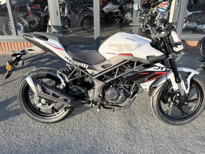 Benelli-BN125-1