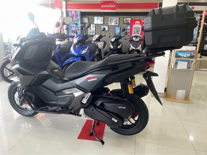 Honda-ADV-160-2