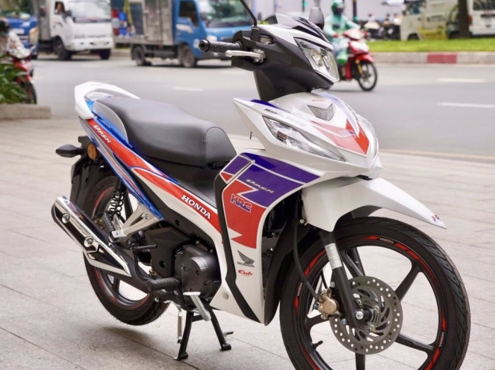 honda-dash-125-racing-4