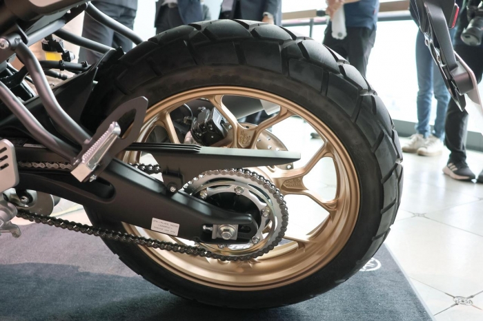 Yamaha-XSR155-8