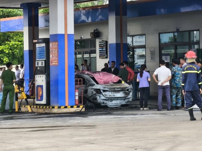 chay-xe-hyundai-accent-1
