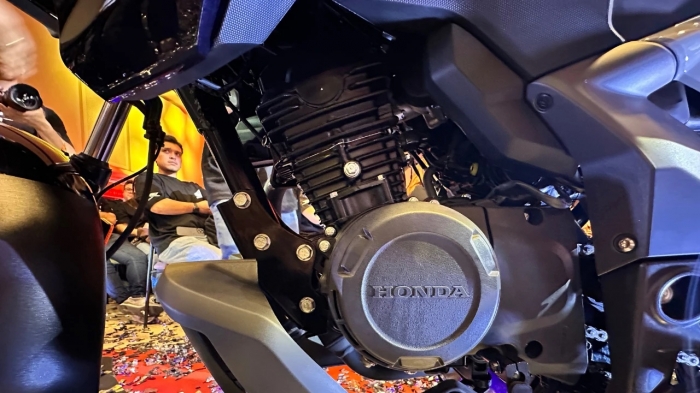 honda-cb125-hornet-3