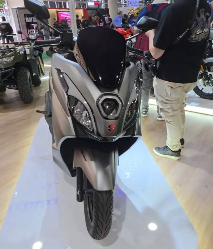 Suzuki-Burgman-1