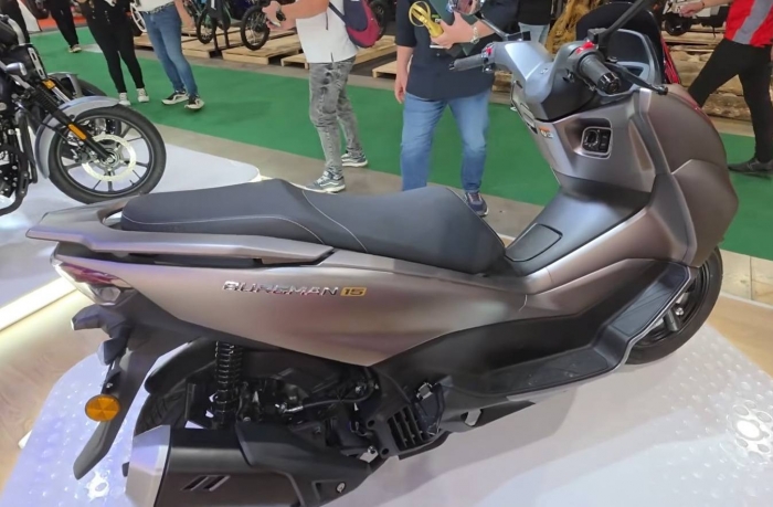 Suzuki-Burgman-4