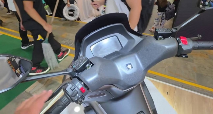 Suzuki-Burgman-5