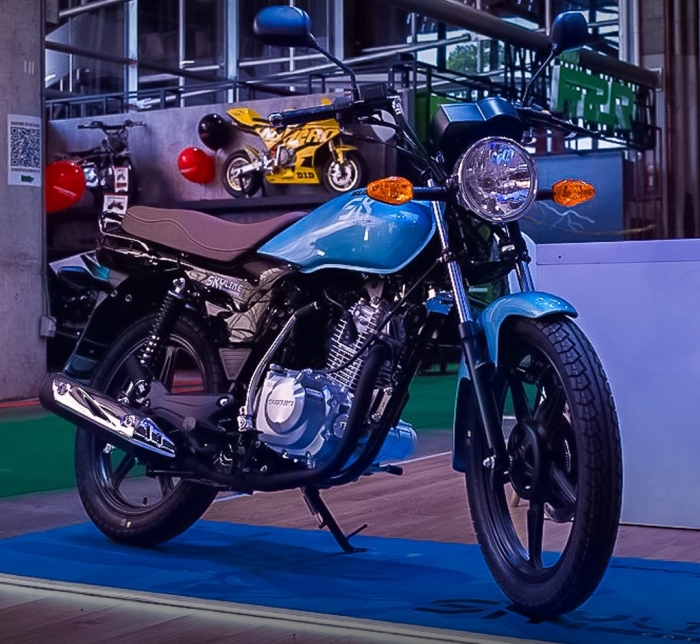 suzuki-ax4