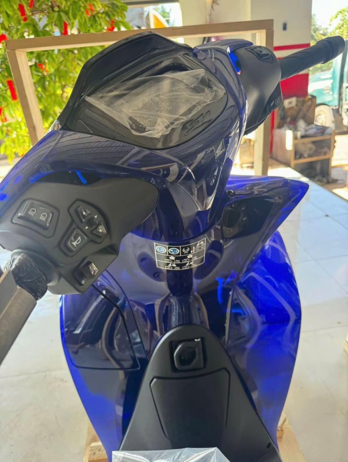 Honda-SH150i-Vetro-Blue-7