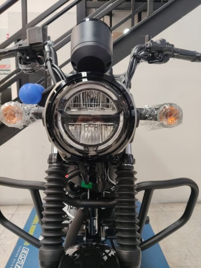 Suzuki-GN160-3