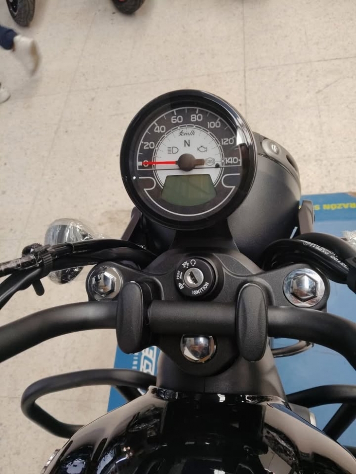 Suzuki-GN160-4