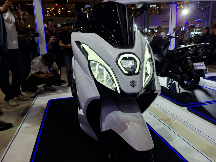 Suzuki-Burgman-15-2