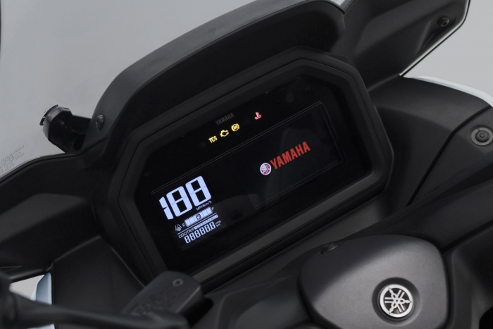 yamaha-xmax-4