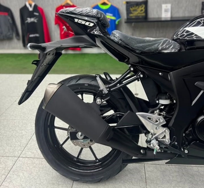 Suzuki-GSX-S150-3