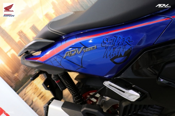 Honda-ADV-160-2