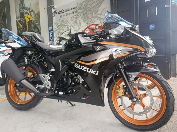 Suzuki-GSX-R150-8