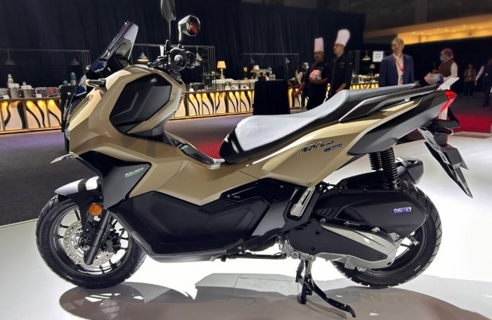 Honda-ADV-160-1