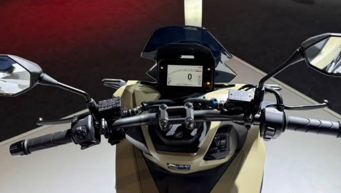 Honda-ADV-160-2