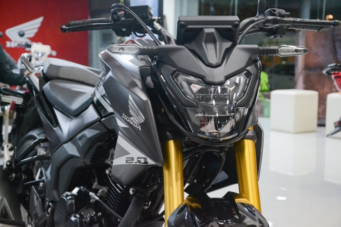 Honda-CB190R-2