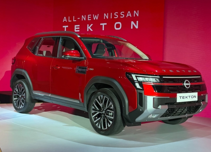Nissan-Tekton-6