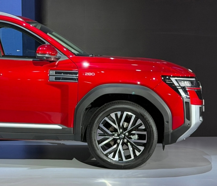 Nissan-Tekton-8