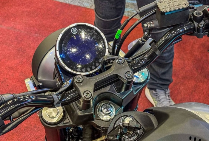 Yamaha-XSR155-4