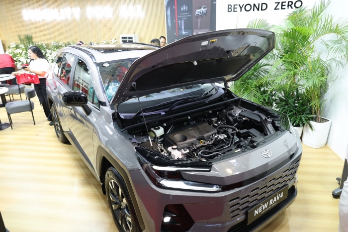 Toyota-RAV4-Hybrid-1