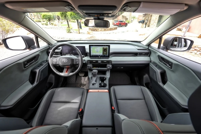 Toyota-RAV4-Hybrid-7