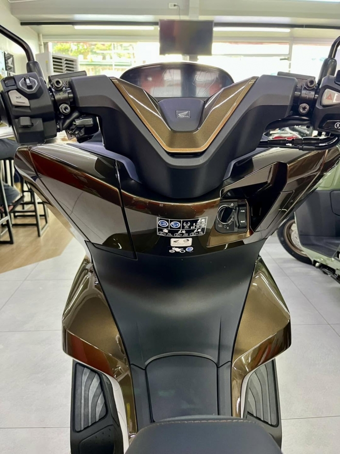 Honda-PCX-160-10