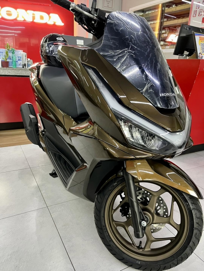Honda-PCX-160-11