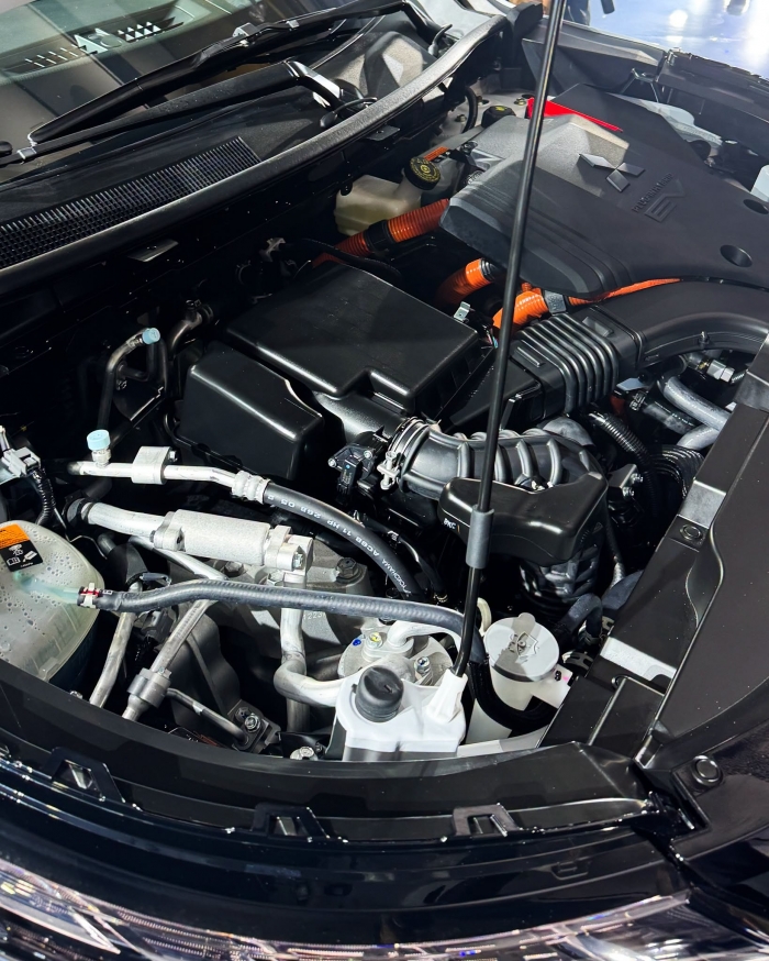 Mitsubishi-Outlander-PHEV-3