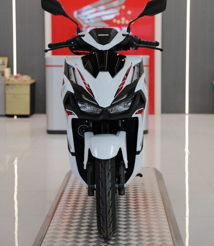 HONDA-CLICK-160-5